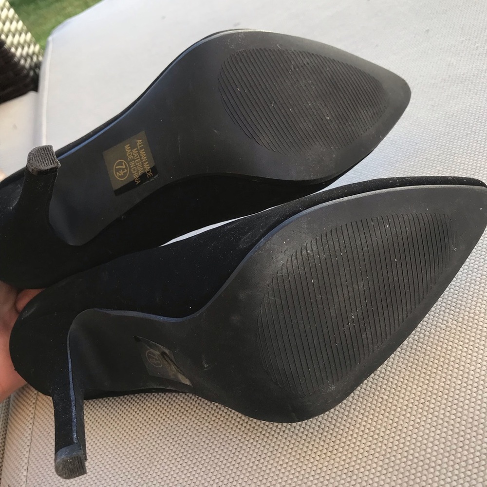 Black Heels - Picture 3 of 3